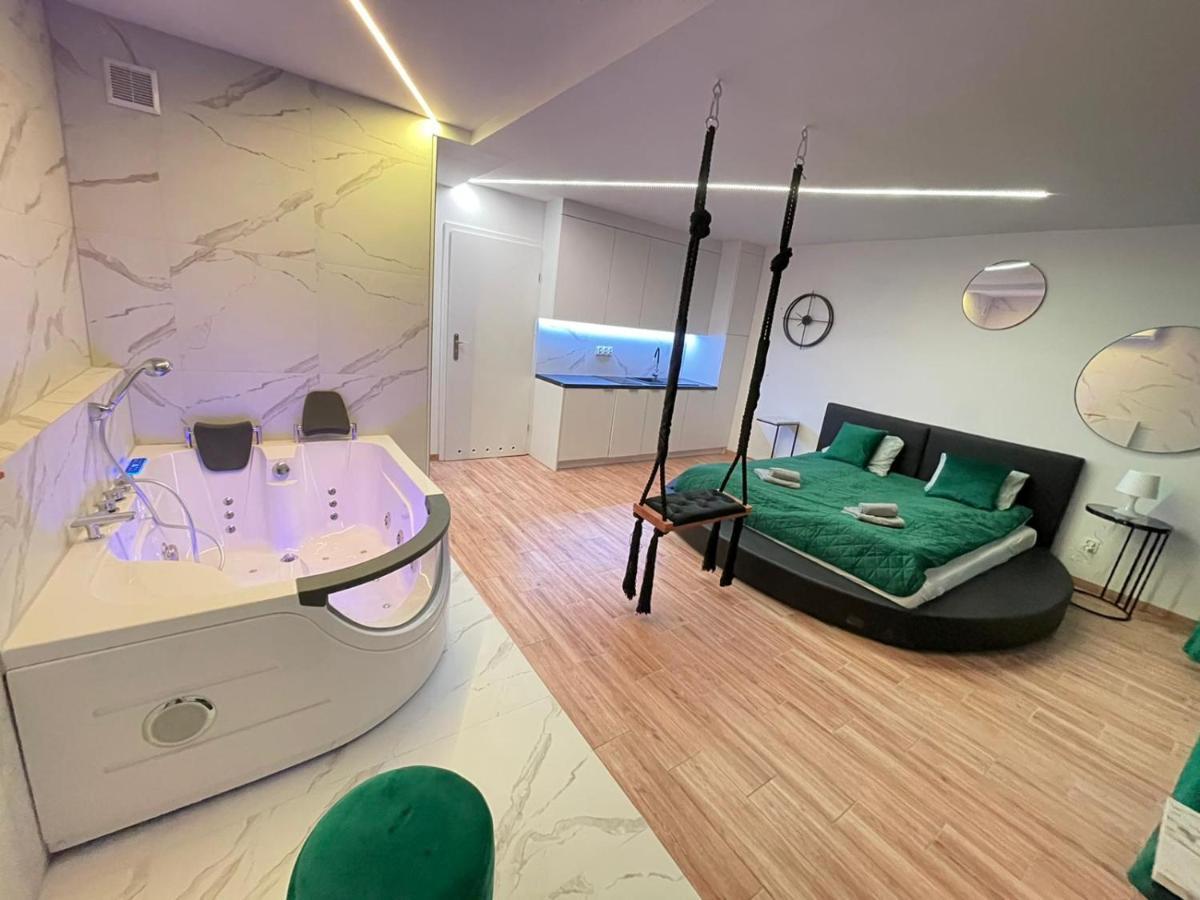 Yourapart Jacuzzi Przy Zamku Krolewskim Warsaw Exterior photo