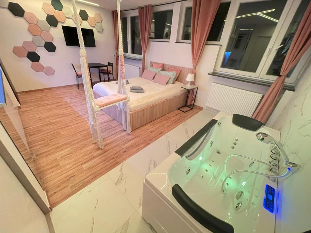Yourapart Jacuzzi Przy Zamku Krolewskim Warsaw Exterior photo