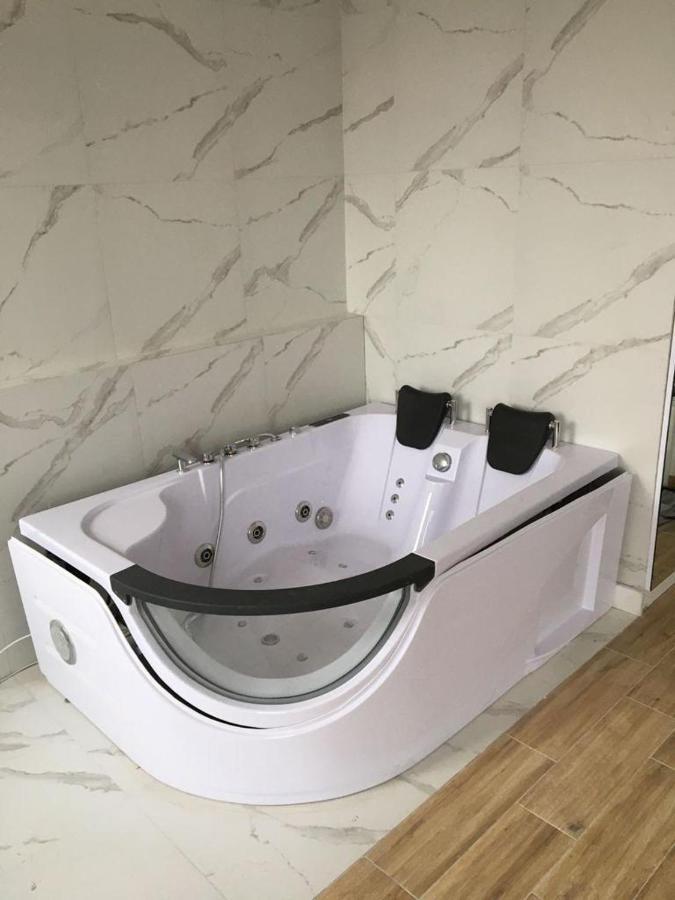 Yourapart Jacuzzi Przy Zamku Krolewskim Warsaw Exterior photo